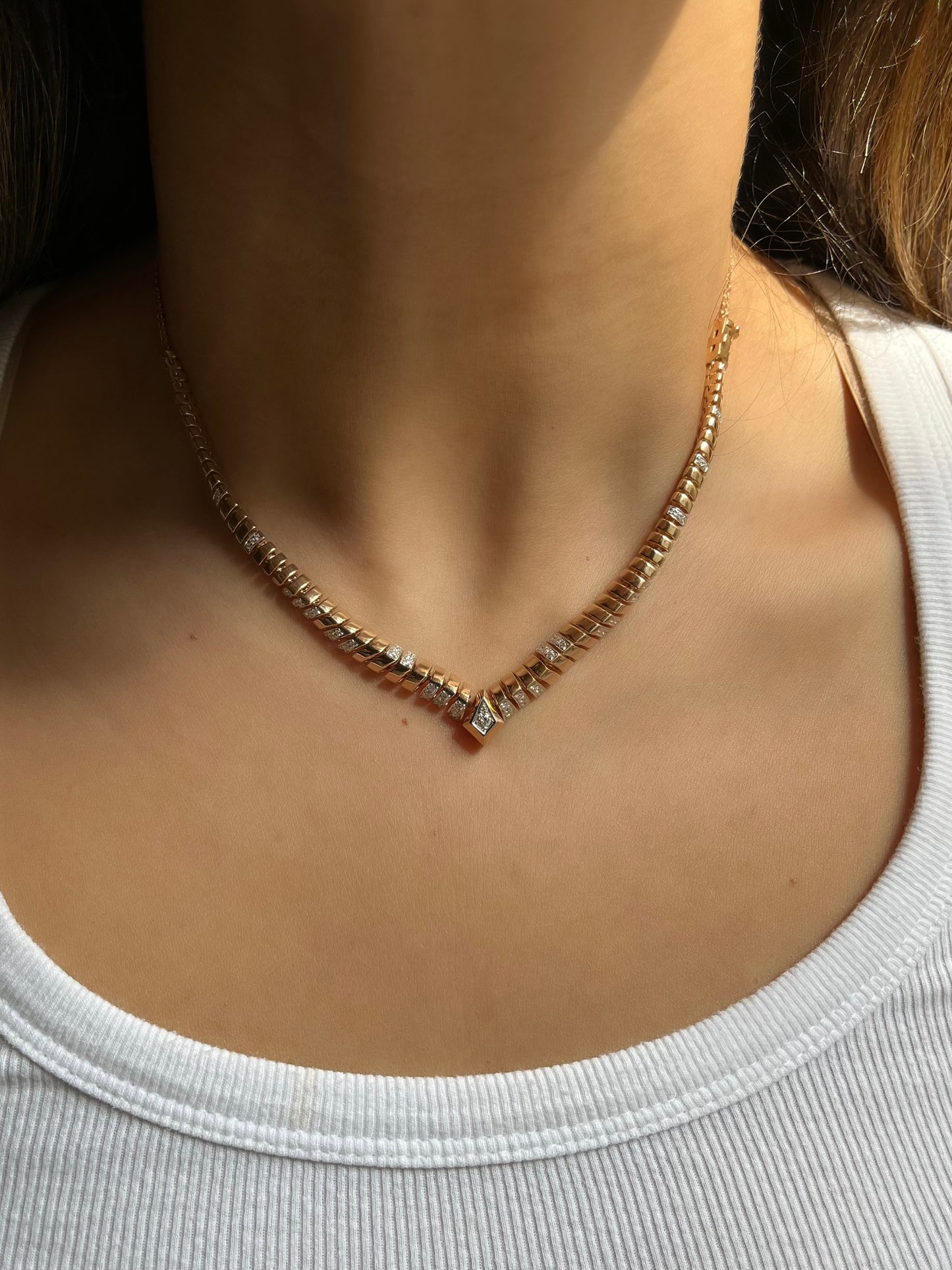 Coil Diamond V Rope Choker